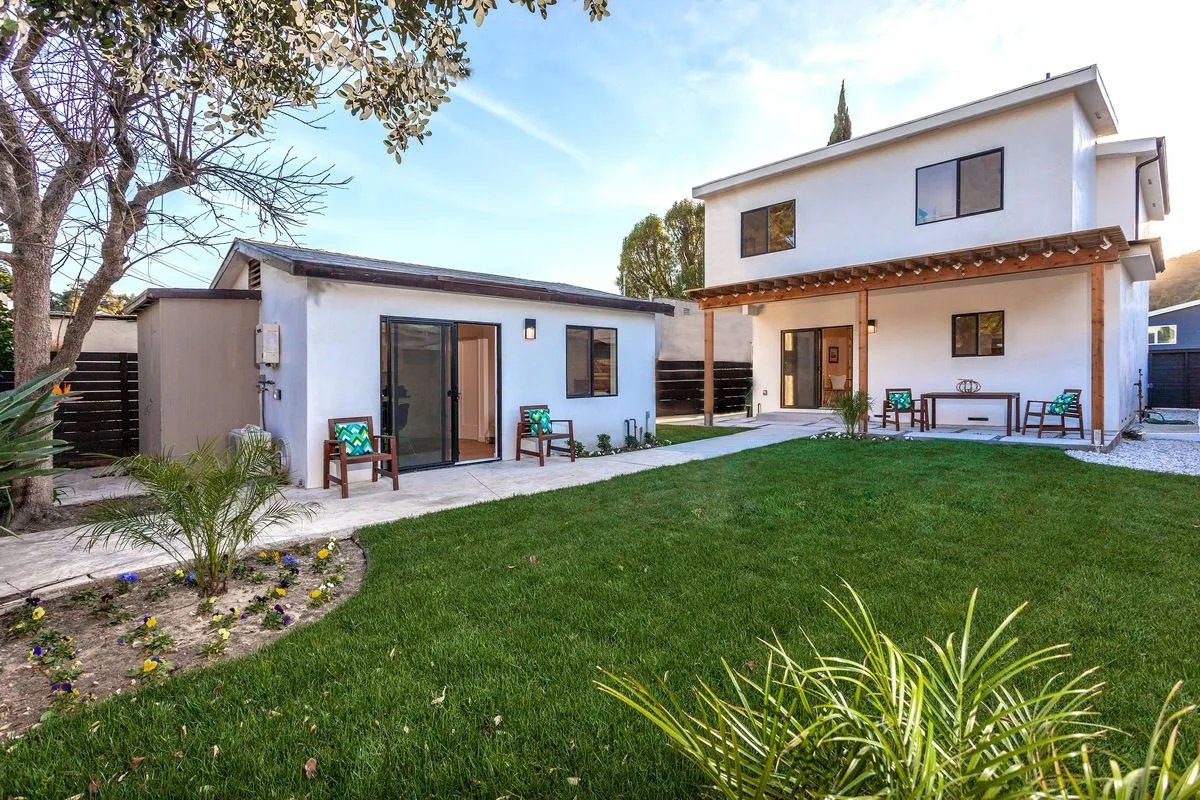 Detached ADU backyard unit — Los Angeles